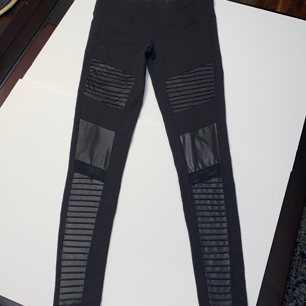 ALO High Waist Moto Legging - Picture 2 of 12
